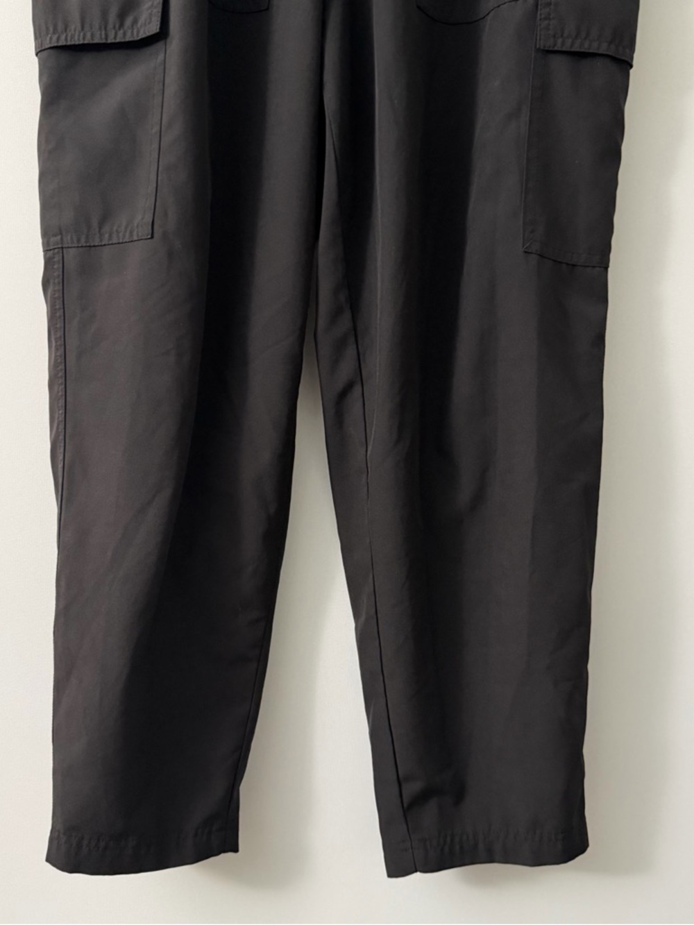 Old Navy Size Medium Cargo Pants Lightweight Stretchtech Drawstring Black Used - Picture 4 of 8